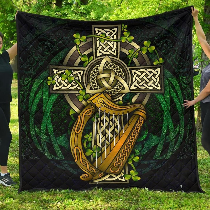 AIO Pride - Ireland Coat Of Arms with Celtic Cross Premium Quilt