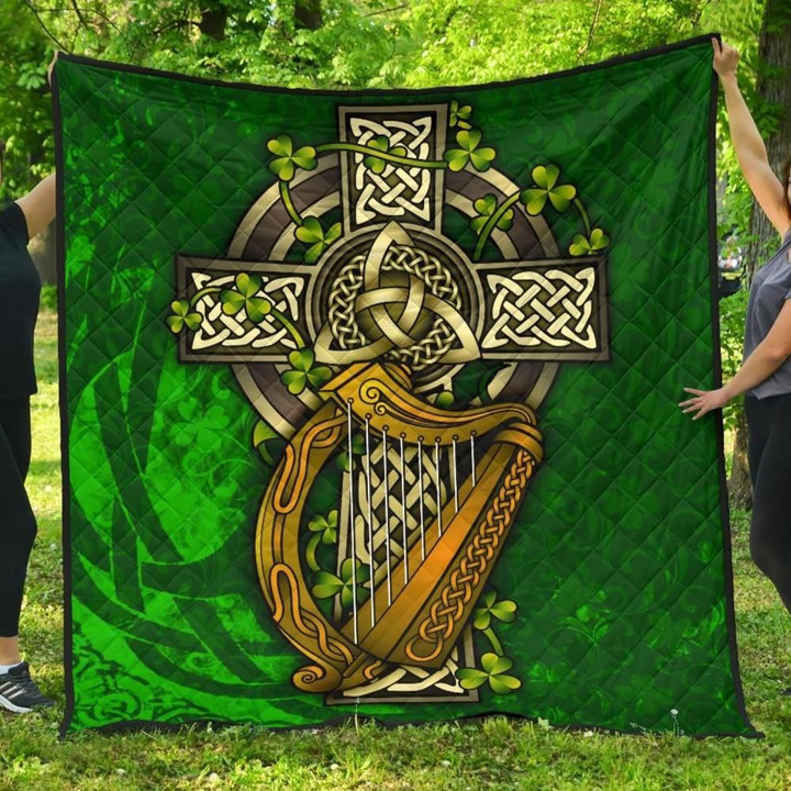 AIO Pride - Ireland Coat Of Arms with Shamrock Patterns Premium Quilt