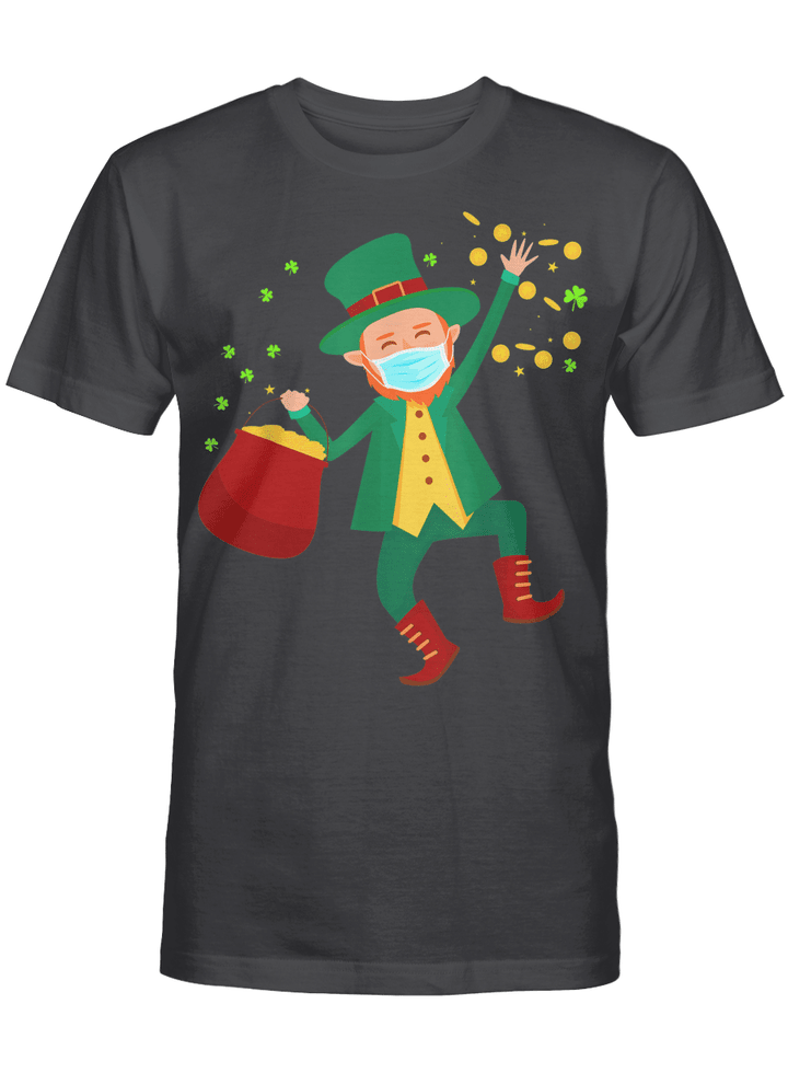 St Patrick's Day Leprechaun In A Mask 2021 Boys Girls Kids T-Shirt