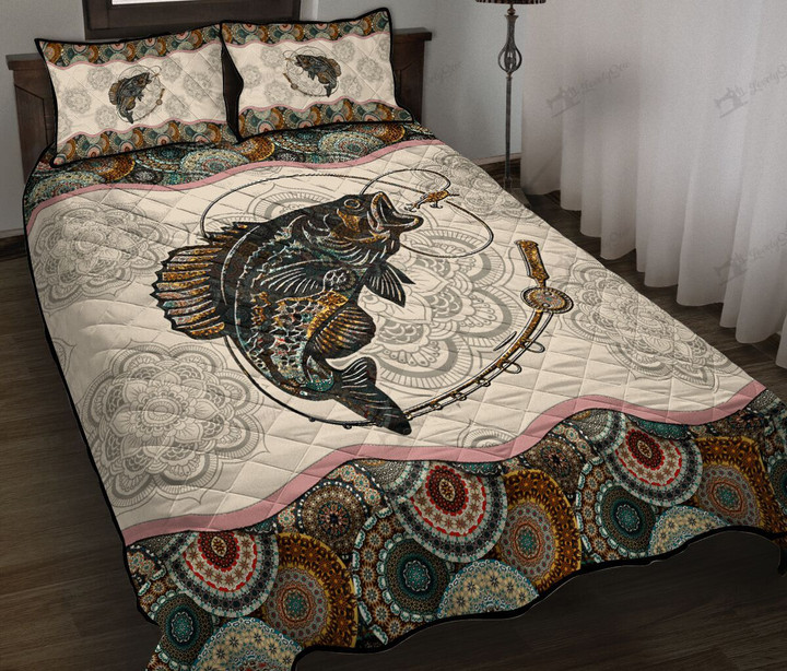 MHE0205 Crappie Quilt Bed Set