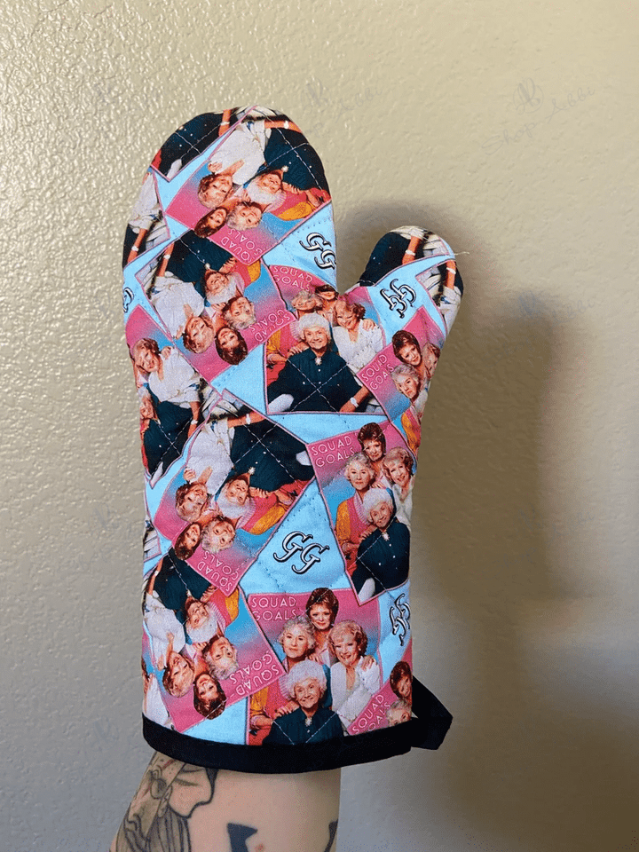 Oven Mitt made with Golden Girls-inspired fabric, kitchen decor