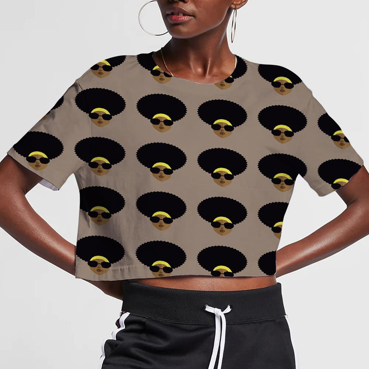 Famous Woman Wearing Yellow Head Wrap And Sunglasses 3D Women's Crop Top