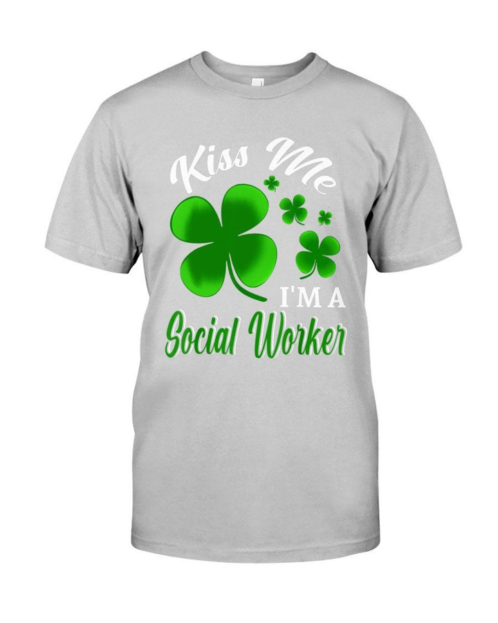 Kiss Me I'm A Social Worker Shamrock St. Patrick's Day Color Changing Mug Guys Tee