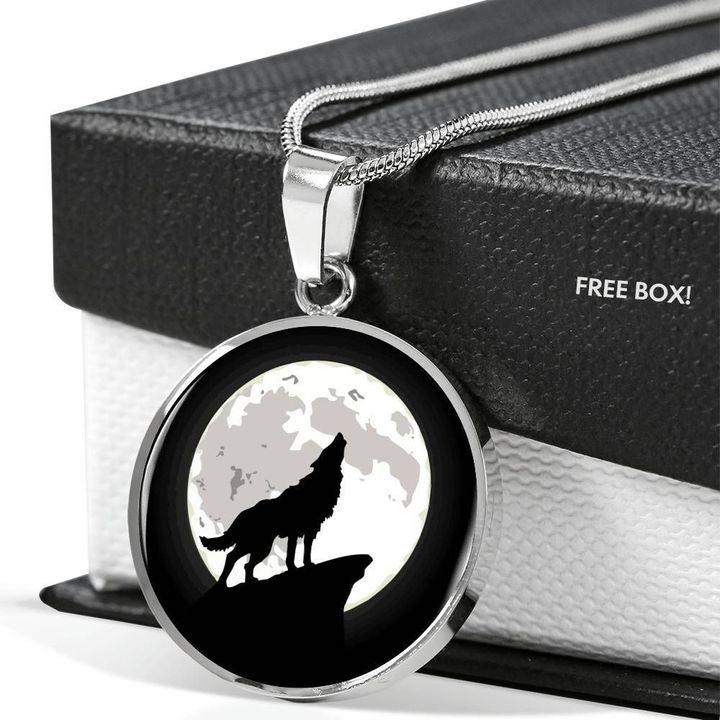 Wolf Howling Moonlight Gift For Wolf Lovers Stainless Circle Pendant Necklace