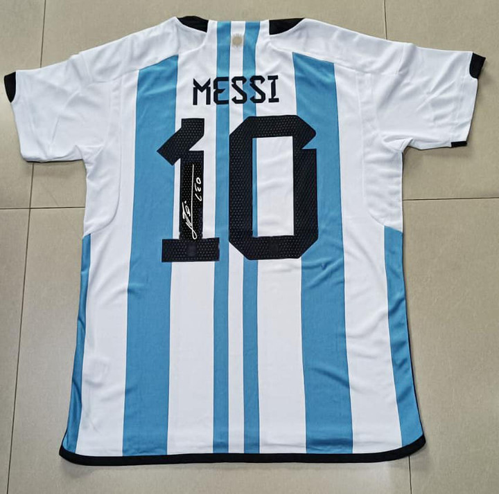 limited edition ARGENTINA HOME JERSEY Lionel Messi Signed