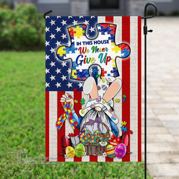 Gnome Hug Puzzle In This House We Never Give Up Garden Flag, House Flag