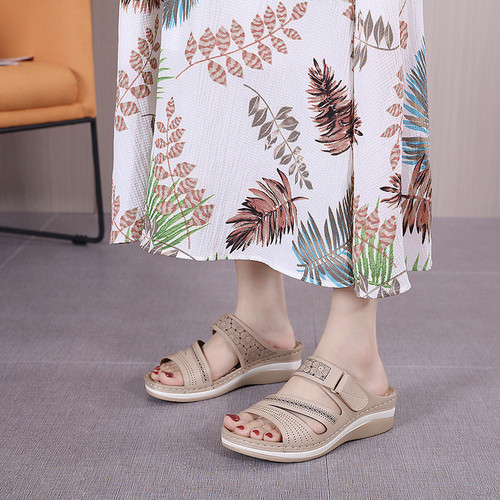 OCW Women Sandals Orthopedic Floral Soft EVA Feathery Trendy Summer Sandals Size 7.5-12