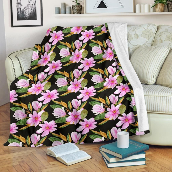 Magnolia Pattern Print Design Black Fleece Blanket