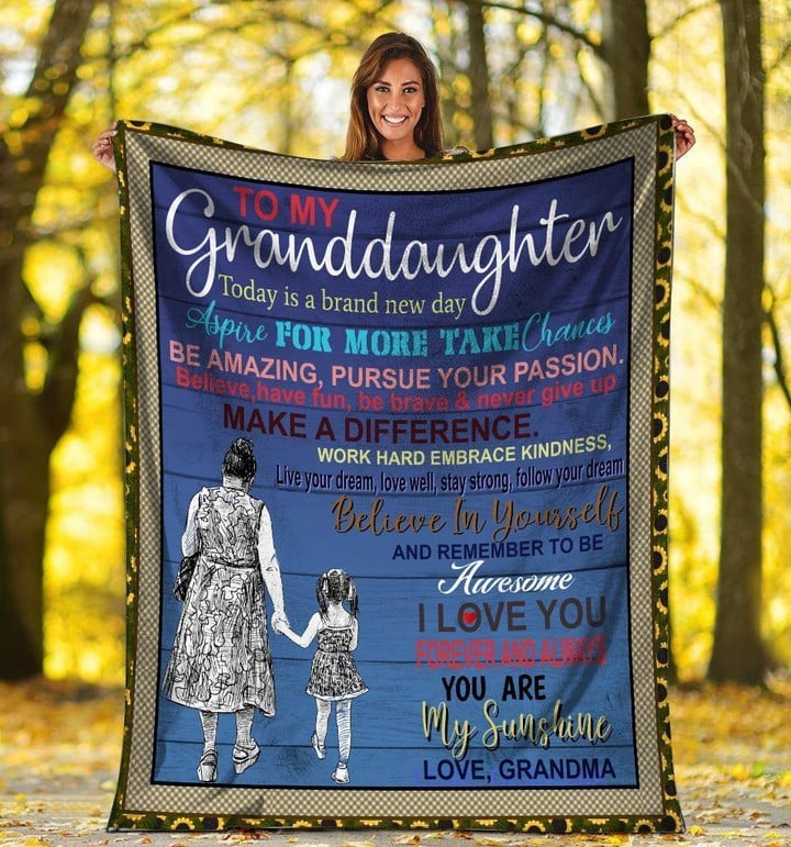 Grandma To My Granddaughter I Love You Printed Fleece Blanket