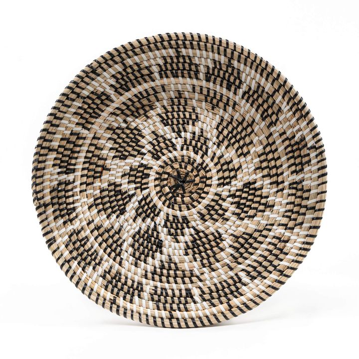 Mandala Floral Pattern Handcrafted Wicker Rattan Wall Hanging Basket Bowl Tray Decorative For Living Room Bedroom