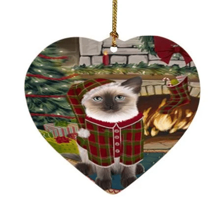 Vibrant Heart Ornament Atmosphere Red Green Clothes Siamese Cat