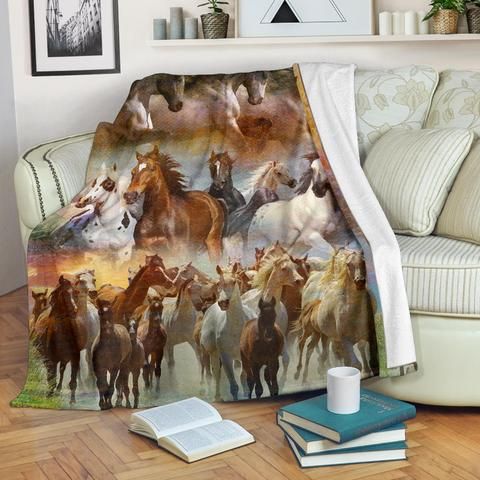 Many Horse In The Mountain Design Sherpa Fleece Blanket