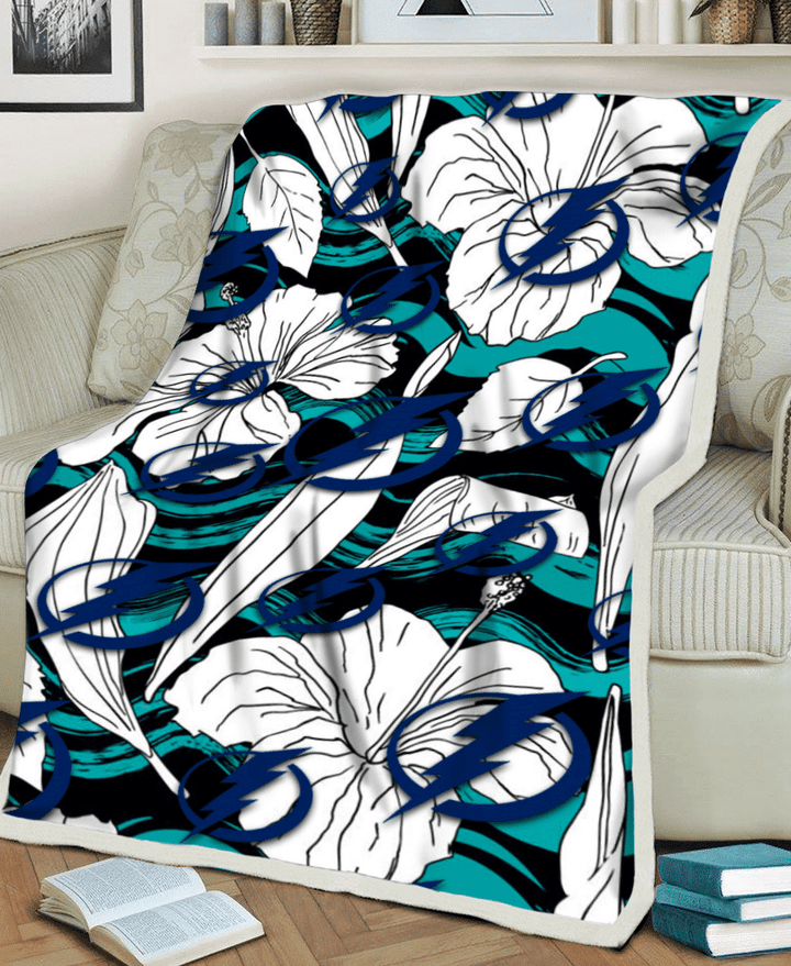 TB Lightning White Hibiscus Turquoise Wave Black Background 3D Fleece Sherpa Blanket