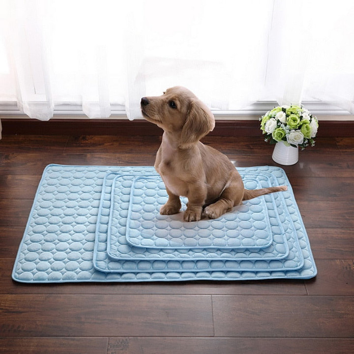Garish Pigs | 2 Color Breathable Summer Cooling Mat For Dogs And Cats