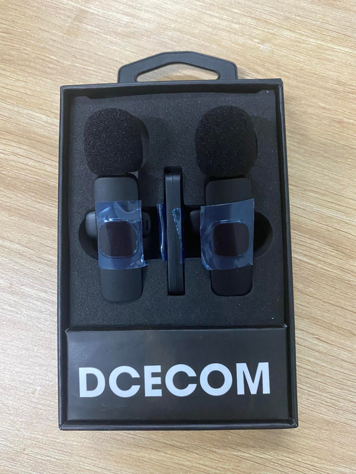 DCECOM Wireless Lavalier Microphone for iPhone iPad, Plug-Play Wireless Mic for Recording