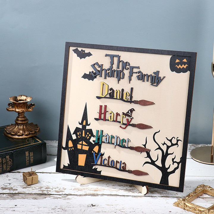 🎁 Personalized Halloween Family Name Plaque