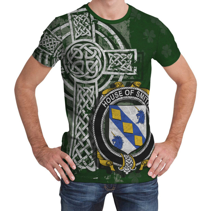 Irish Family, Smith or Smyth Family Crest Unisex T-Shirt Th45