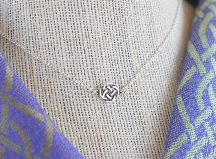 Irish Countryside Simple Celtic Knot Necklace TH5