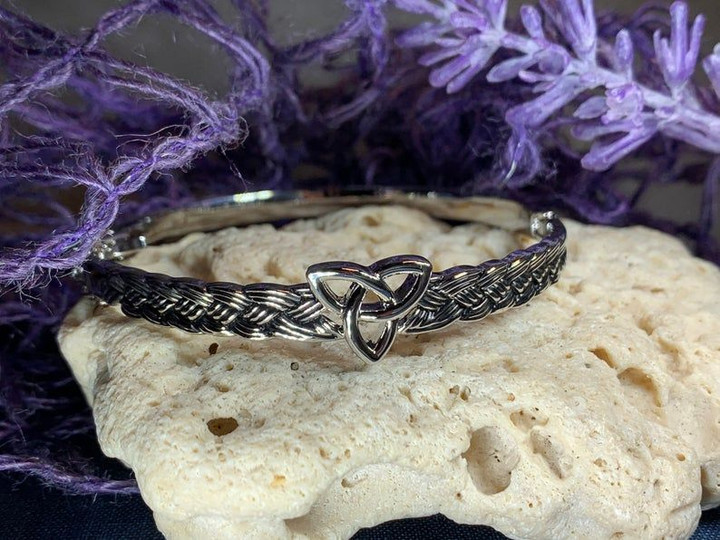 Trinity Knot Bracelet, Celtic Jewelry, Irish Jewelry, Wiccan Jewelry, Pagan Jewelry, Ireland Gift, Wife Gift, Mom Gift, Triquetra Bracelet TH5