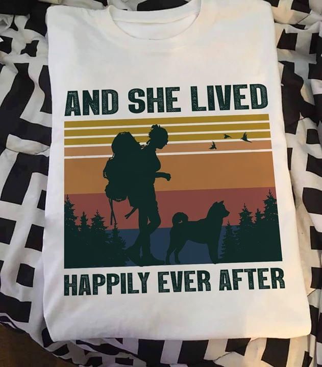 Vintage dogs and she lived happily ever after T Shirt Hoodie Sweater
