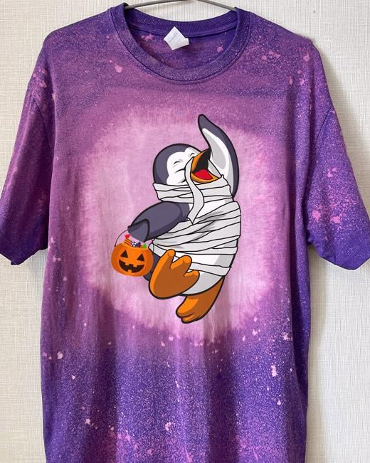 Penguin say hi halloween Tie Dye Bleached T-shirt