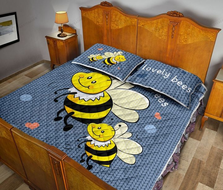 Lovely Bees Quilt Bed Set