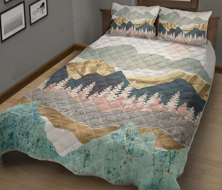 Hiking, Mountain Scenery Quilt Bedding Set