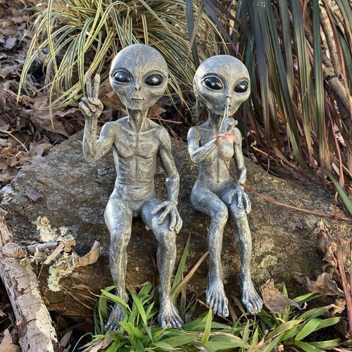 🎁 Outer Space Alien Garden Statue