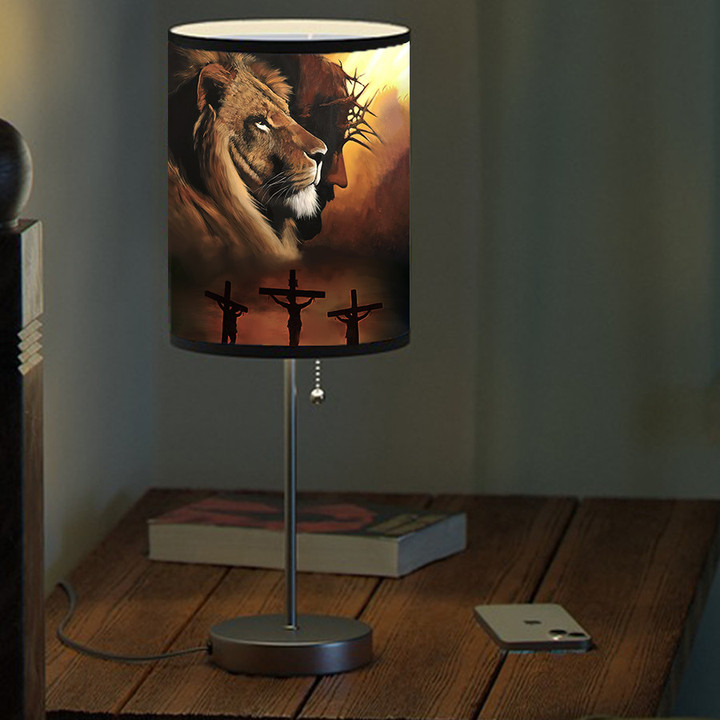 Jesus on the Cross Lamp, The Lion of Judah, Jesus is King Table Lamp for Christian