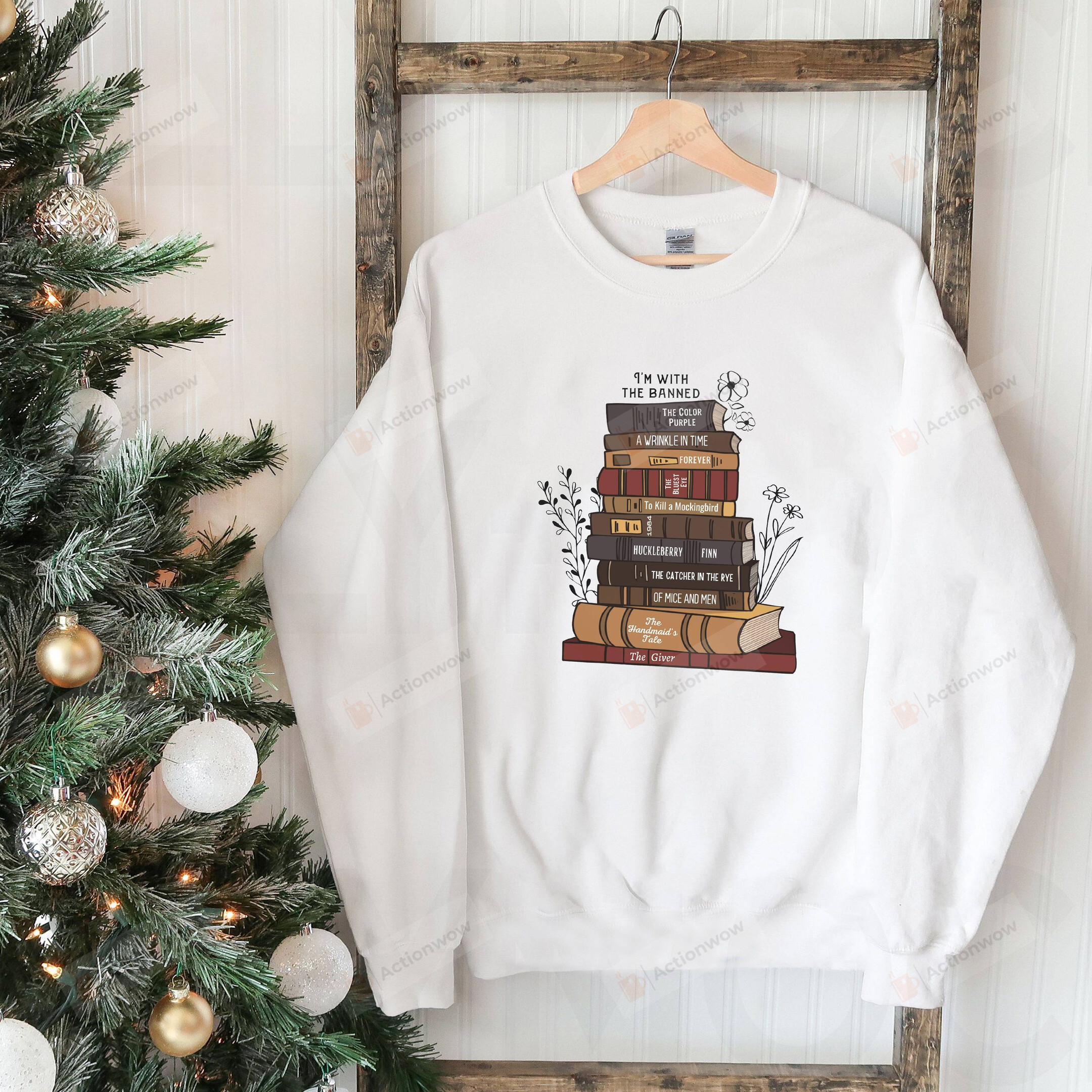 Vintage I'm With The Banned Sweatshirt, Xmas Holiday Christmas Shirt For Book Lovers, Bookworm Librarian Gifts, Bookish Shirt