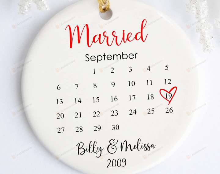Personalized First Christmas Married Calendar Ornament Wedding Gifts For Couple Engagement Gifts Bridal Shower Ceramic Ornament Xmas Gifts Christmas Tree Decor Hanging Decoration
