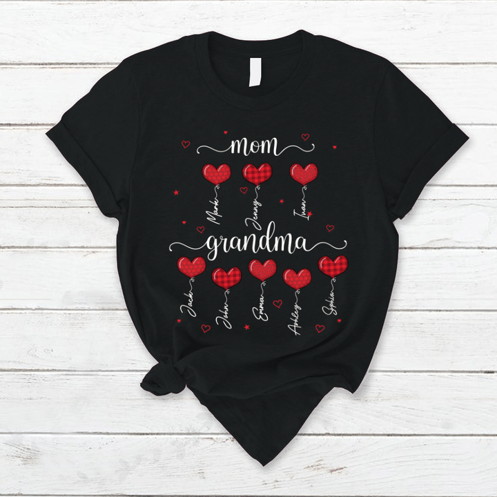 Personalized Mom Grandma And Grandkids Hearts T-Shirt