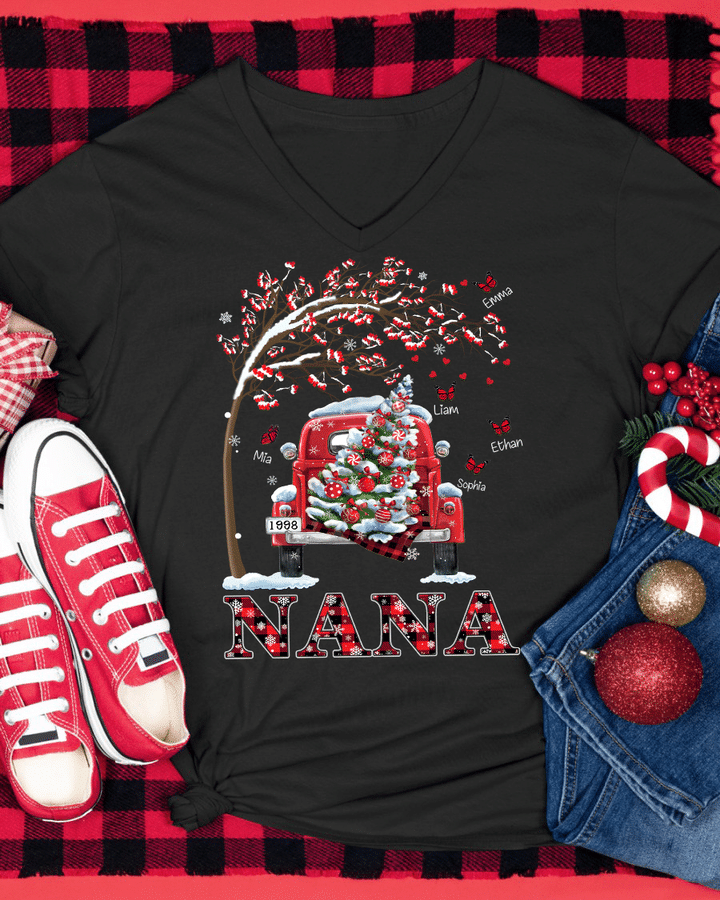 Christmas Art - Nana With Grandkids | Personalized V-Neck Shirt
