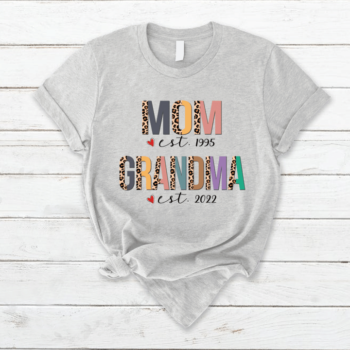Personalized Mom Est Grandma Est 2022 Tshirt