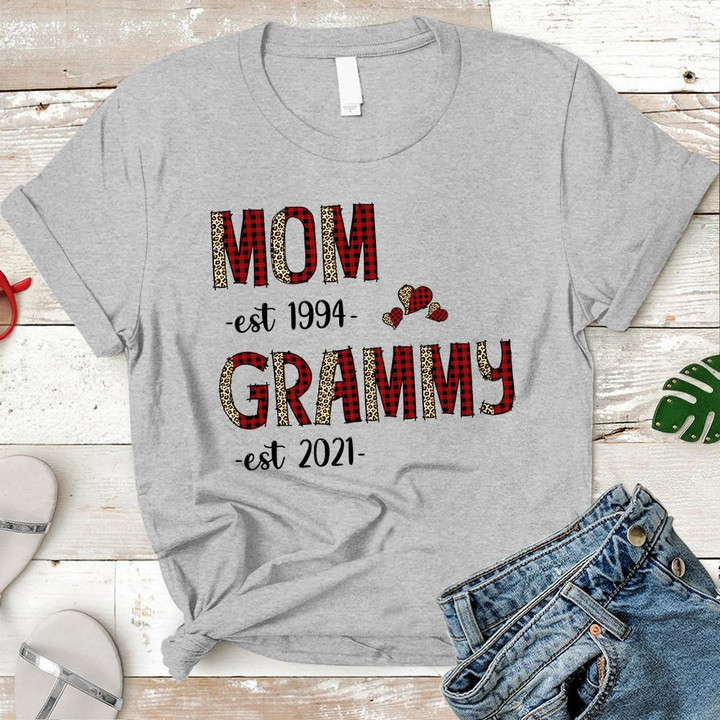 Mom Est Grandma Est | Personalized T-Shirt