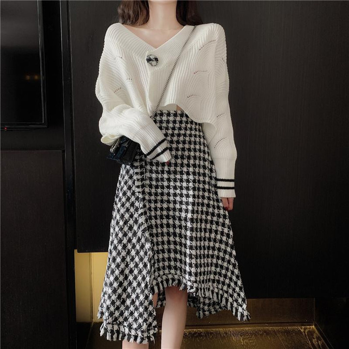 Suit long-sleeved knitted sweater woolen skirt