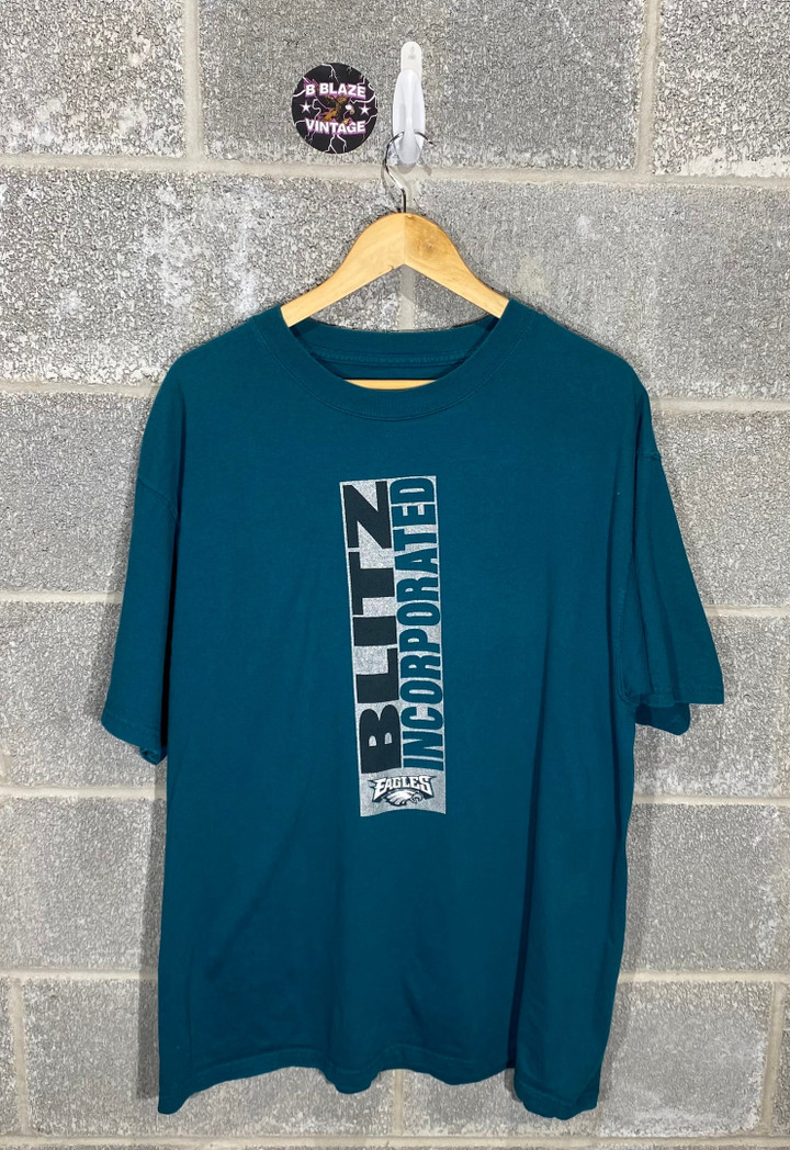 Vintage 2000s Philadelphia Eagles Blitz Incorporated Football Graphic T shirt