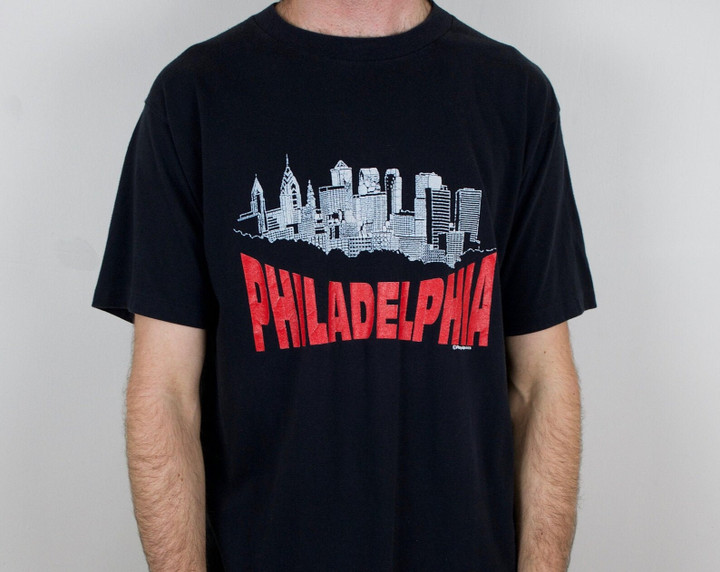 Vintage 90s Philadelphia Skyline T shirt  Black Pennsylvania Black Tee  Eagles Flyers 76ers Phillies Iverson Liberty Bell