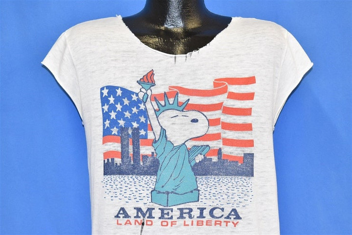80s Snoopy Statue of Liberty Distressed t shirt Medium