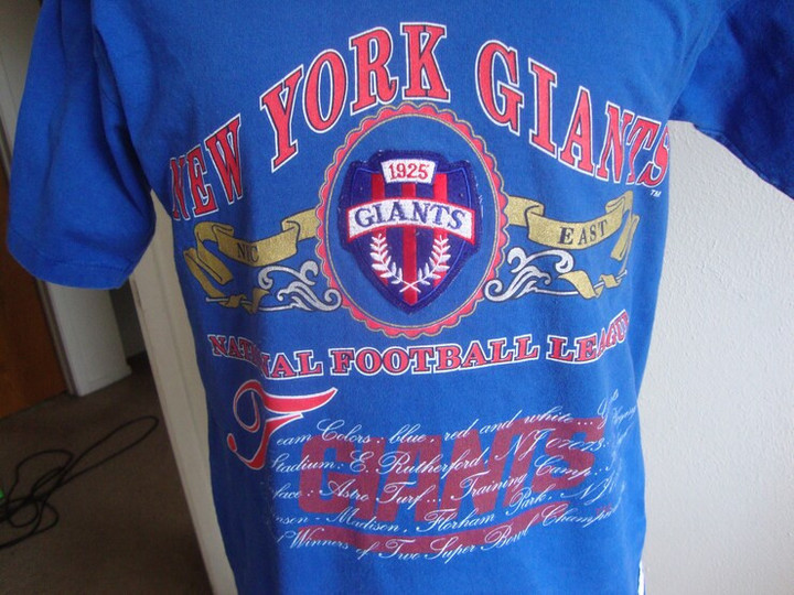 Vintage 90s NFL New York Giants Football Nutmeg Sportswear Fan T Shirt Size M