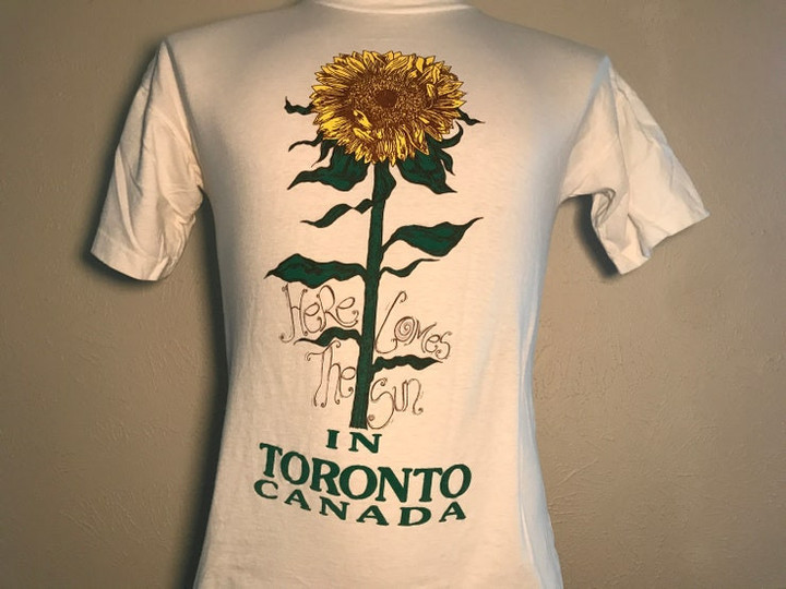 Vintage 80s Sunflower in Toronto Canada Here Comes The Sun T Shirt SIze S Small