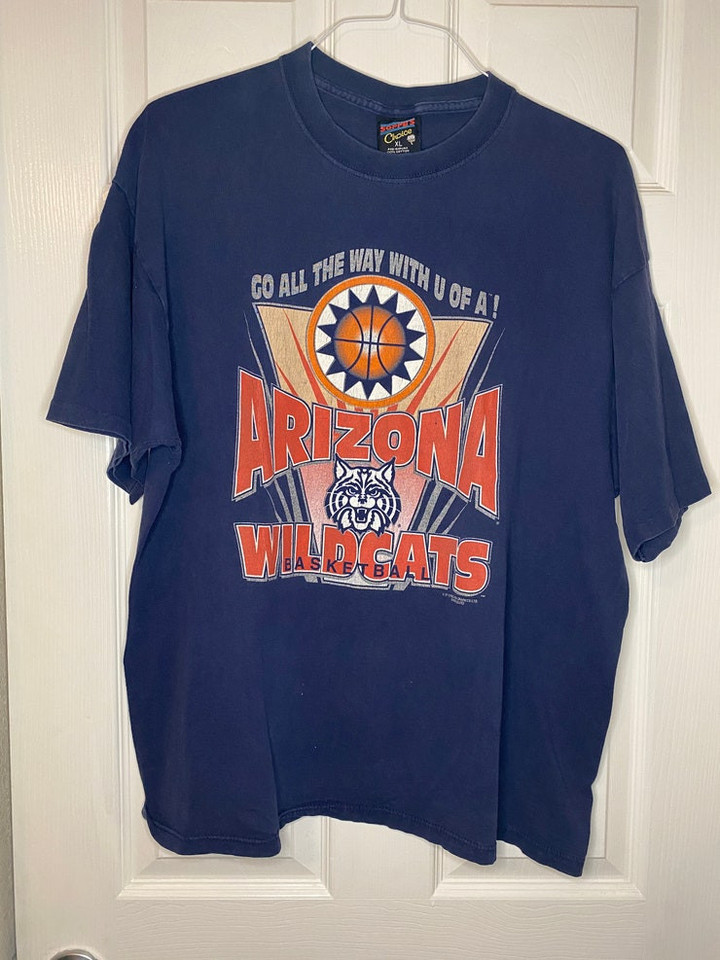Vintage Arizona Wildcats basketball t shirt