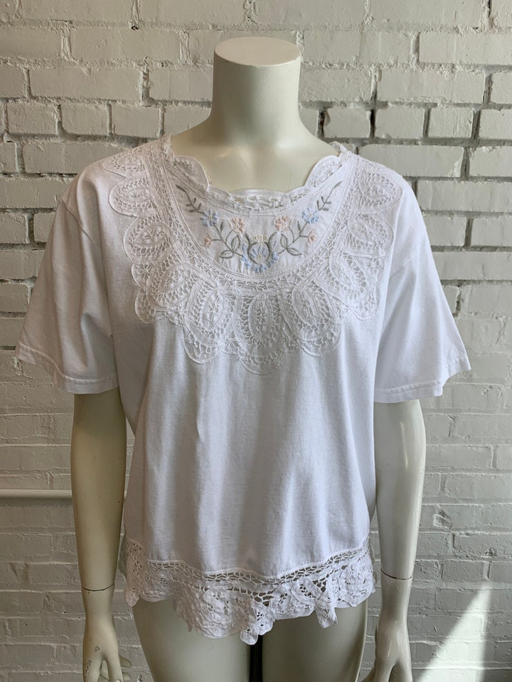 Vintage White Lace  Floral Embroidered Boxy T Shirt S M L