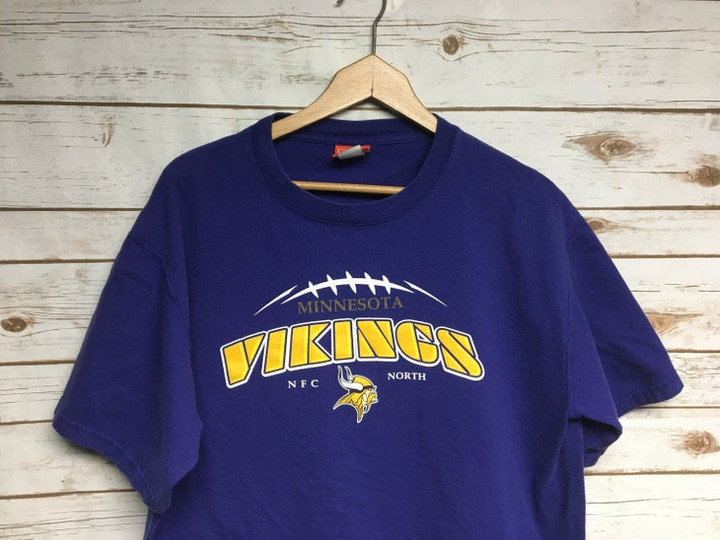 Vintage Minnesota Vikings football t shirt purple Vikings t shirt Minnesota Football NFL   Large