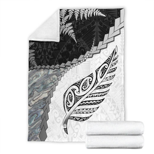 Paua Shell Maori Silver Fern Premium Blanket White K5