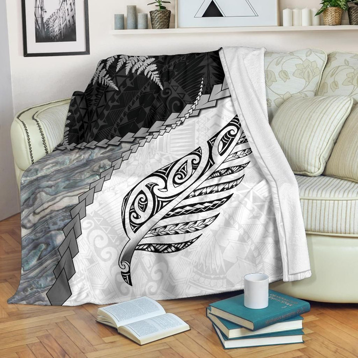 Paua Shell Maori Silver Fern Premium Blanket White K5