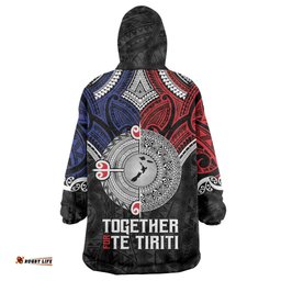 Aotearoa and Samoa Mo Te Tiriti Wearable Blanket Hoodie Tangata Moana Stand with Tangata Whenua LT9
