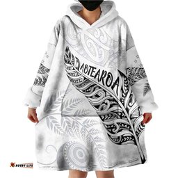 Aotearoa Personalized Lawn Bowls Maori Wearable Blanket Hoodie New Zealand White Tribal Silver Fern LT7
