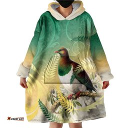 New Zealand Pigeon Kereru Wearable Blanket Hoodie Maori Fern Art Green Gradient LT05