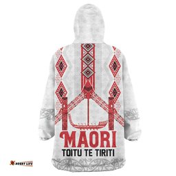 Toitu Te Tiriti Waitangi Wearable Blanket Hoodie White Wharenui House LT9